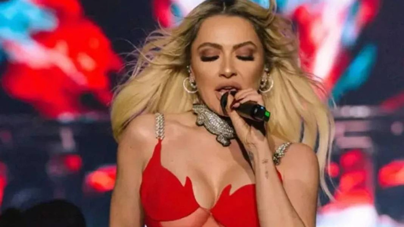 Hadise'den görülmemiş fotoğraf. Arkasını dönüp poz verdi - Fotoğraf: 5